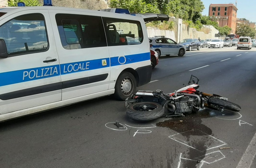Grave incidente in moto a Sestri Levante: un uomo in rianimazione
