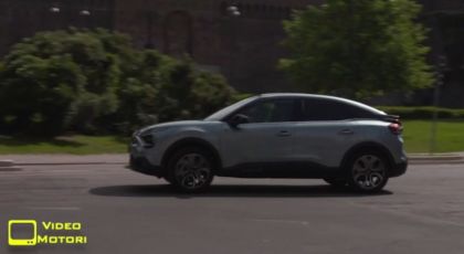 Nuova Citroen C4: motorizzazione termica o 100% elettrica, comfort al massimo