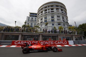 Formula 1, un Leclerc... principesco: è in pole a Montecarlo