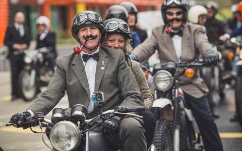 Moto e abiti eleganti per sconfiggere il cancro: è la "The Distinguished Gentleman's Ride"
