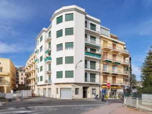 Sanremo, 15 multati ai giardini Vittorio Veneto per violazione di coprifuoco