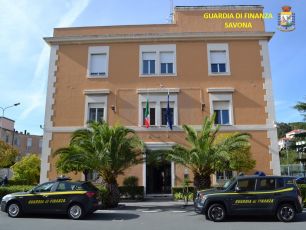 Savona, operazione della Guardia di Finanza: sequestrati beni per 3,2 milioni, 5 arresti 