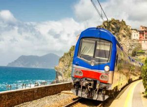 Trenitalia aumenta i collegamenti per agevolare i turisti