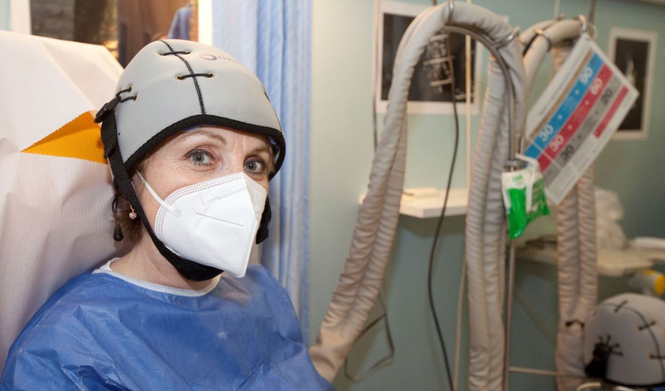 Galliera, un casco refrigerante contro la caduta dei capelli nei pazienti oncologici 