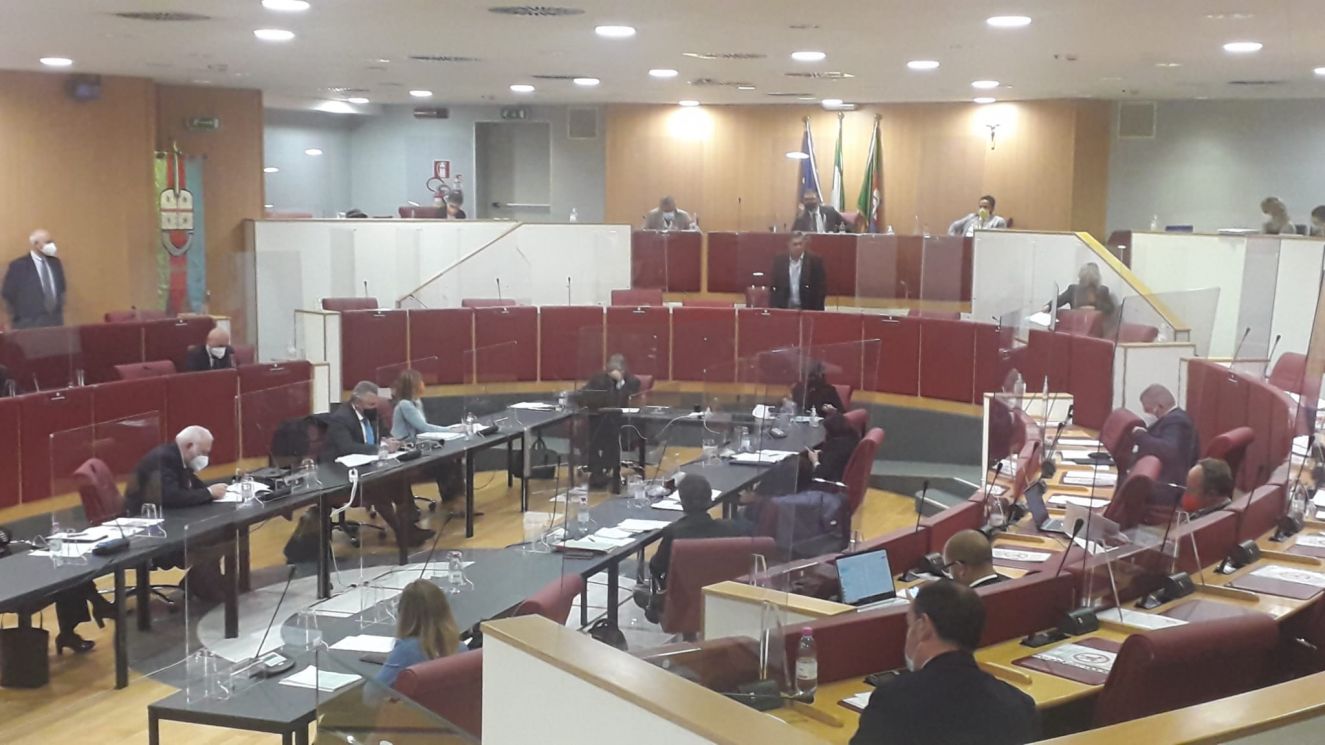 Vaccinazione in Liguria, Toti: "Da giugno pronti a salire a 100mila vaccini a settimana"