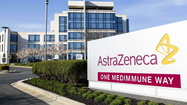 Ritardo nelle forniture vaccini, Ue chiede maxi multa da 10 milioni ad AstraZeneca