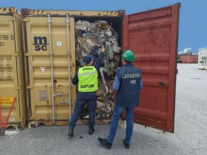 Genova, tentano di esportare 1200 tonnellate di rifiuti in Turchia: tre denunce