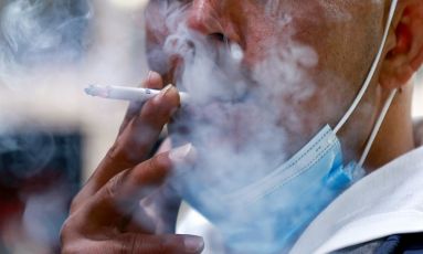 Covid, con la pandemia i fumatori sono aumentati di 1,2 milioni