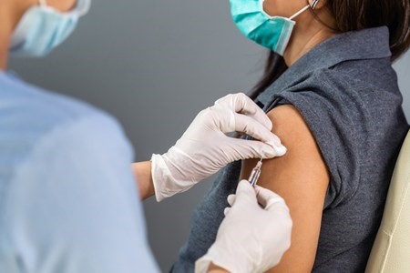 Open Day Vaccini, nuovo boom: 13mila prenotazioni in poche ore
