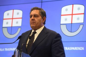 Coronavirus, Toti: "Obbligo di mascherina all'aperto non ha più senso"