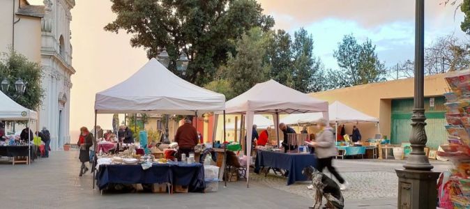 Bogliasco, torna (dopo la pausa covid) il mercatino dei prodotti tipici e dell'artigianato