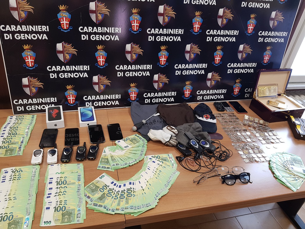 Genova, falsi tecnici del gas e vigili urbani per truffare gli anziani: tre arresti
