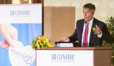 Fondazione Gimbe: "Sotto i 50 anni, i rischi dei vaccini a vettore virale superano i benefici"