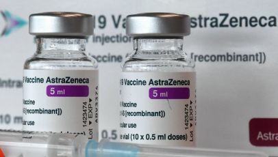 Liguria, sospeso un lotto di vaccino AstraZeneca dopo i ricoveri di due giovani donne