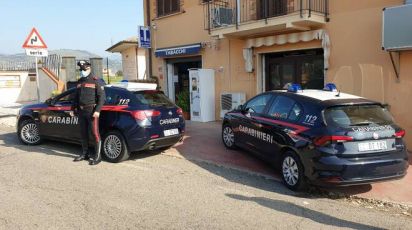 Femminicidio Sarzana, il killer ha sgozzato la 25enne e ha aggredito i carabinieri