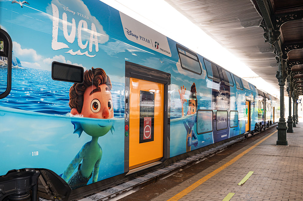 A Brignole il treno dedicato a "Luca": il film Disney ambientato in Liguria