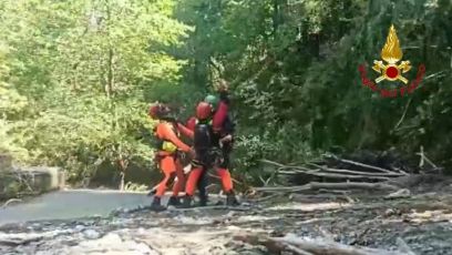 Valle Scrivia, scivola praticando torrentismo e si lussa una spalla: interviene l'elicottero