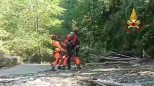 Valle Scrivia, scivola praticando torrentismo e si lussa una spalla: interviene l'elicottero