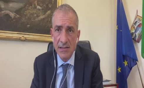 Vaccinazione eterologa, Costa: “Non ci saranno ritardi significativi: immunità di gregge a settembre”