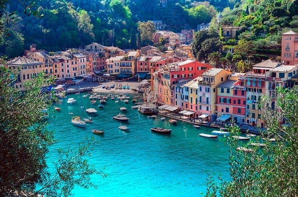 Liguria, boom di turisti: il 50% degli alberghi già prenotati a giugno e luglio