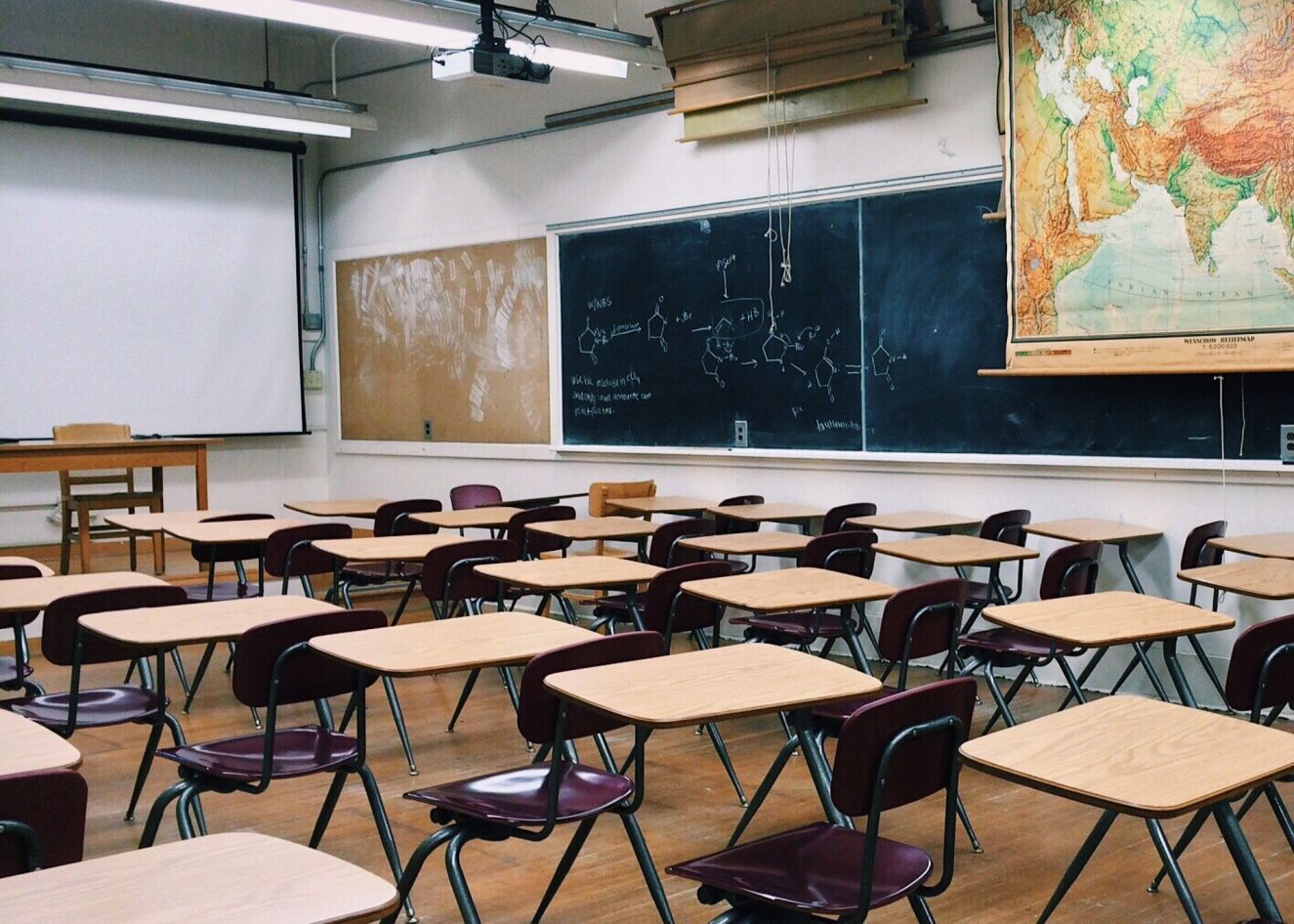Scuola, il 5,2% degli studenti liguri non ammesso alla maturità