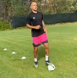 Genoa, Criscito si allena anche in vacanza, posta il video e scrive: "Never give up"