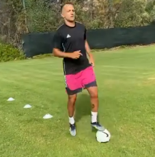 Genoa, Criscito si allena anche in vacanza, posta il video e scrive: "Never give up"