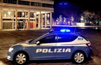 Ventimiglia, poliziotto seda una lite e viene aggredito con un coccio di bottiglia: un arresto