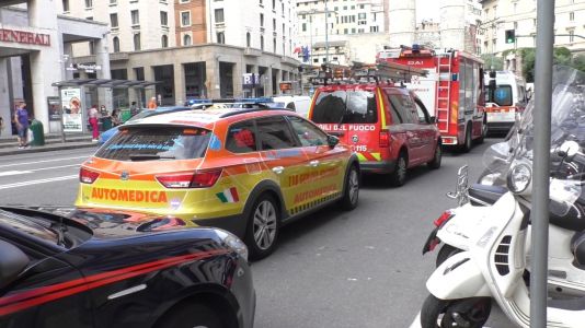 Genova, donna precipita dal 17esimo piano e muore in via Fieschi