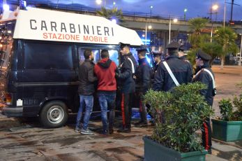 "Mi costringono a spacciare": pusher fa arrestare i rivali per il monopolio di Rivarolo e Bolzaneto