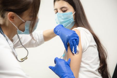 La Spezia, il 1° luglio open day vaccinale contro il covid per gli under 18