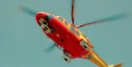Cade e si rompe una gamba a 3mila metri: genovese trasportato in ospedale in elicottero