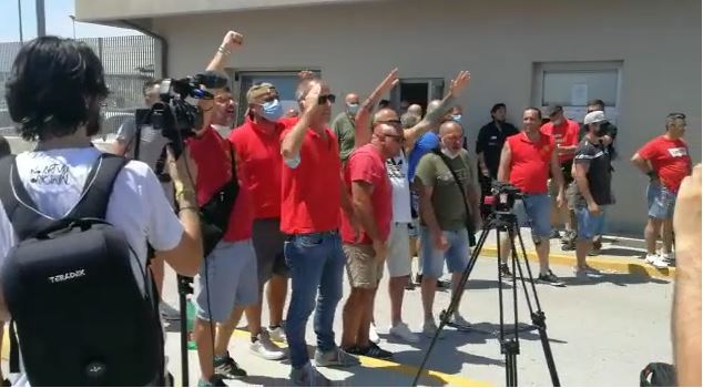 La protesta dei lavoratori dell'ex Ilva di Genova,  Orlando: “Risponderemo con i fatti”