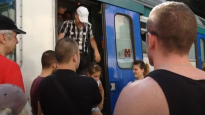 Treni sovraffollati in Liguria, la denuncia: "Capitreno aggrediti per aver fermato i convogli"