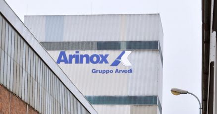 Sestri, operaio colpito da una scarica elettrica. La corsa all'ospedale