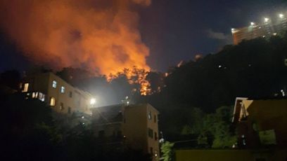 Paura a Begato, in fiamme una baracca. Incendio anche a Multedo
