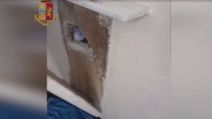 Genova, disoccupato nasconde in casa 400 grammi di cocaina e 23mila euro: arrestato