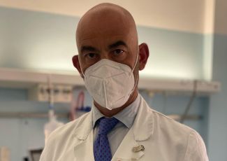 Covid, Bassetti: "Nuova ondata in autunno? Lockdown per i non vaccinati"