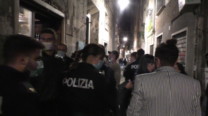 Movida violenta a Genova, più di 30 interventi in una notte per la polizia locale