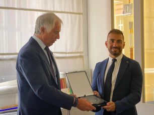 Roma, Medusei ha consegnato  il Crest del Consiglio regionale della Liguria al Comitato Olimpico regionale 