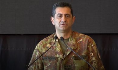 Vaccinazioni, Figluolo : "Negli hub corsia preferenziale per professori e personale scolastico"