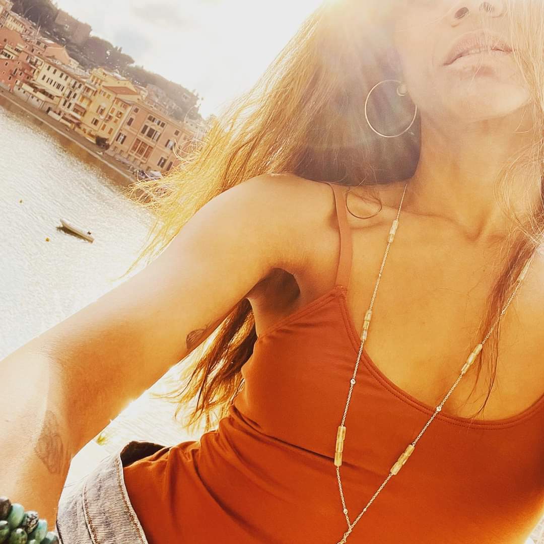 L'attrice Zoe Saldana ha scelto la Liguria per le vacanze