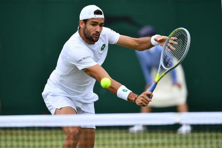 Tennis, a Wimbledon Berrettini vola in finale e fa la storia: "Troppo anche per i miei sogni"