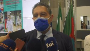 Toti: "Giusto il green pass per entrare in bar, ristoranti e mezzi pubblici"
