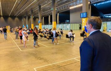 Open Night vaccini, Toti: "Ottima risposta dei liguri, soprattutto giovani"