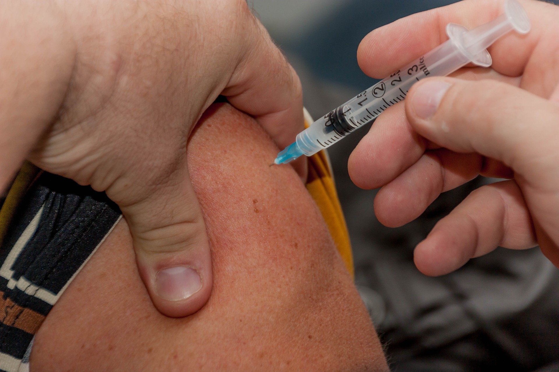Vaccini antifluenzali, i dati del ministero: "Crescita del 7%, boom tra over 65"