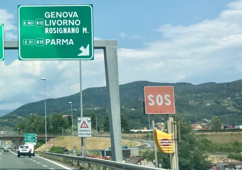 A12, tamponamento all'uscita della Spezia verso Livorno: Polstrada sul posto