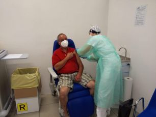 Covid Liguria, Toti: "Il 70% dei nuovi ricoverati non è vaccinato"