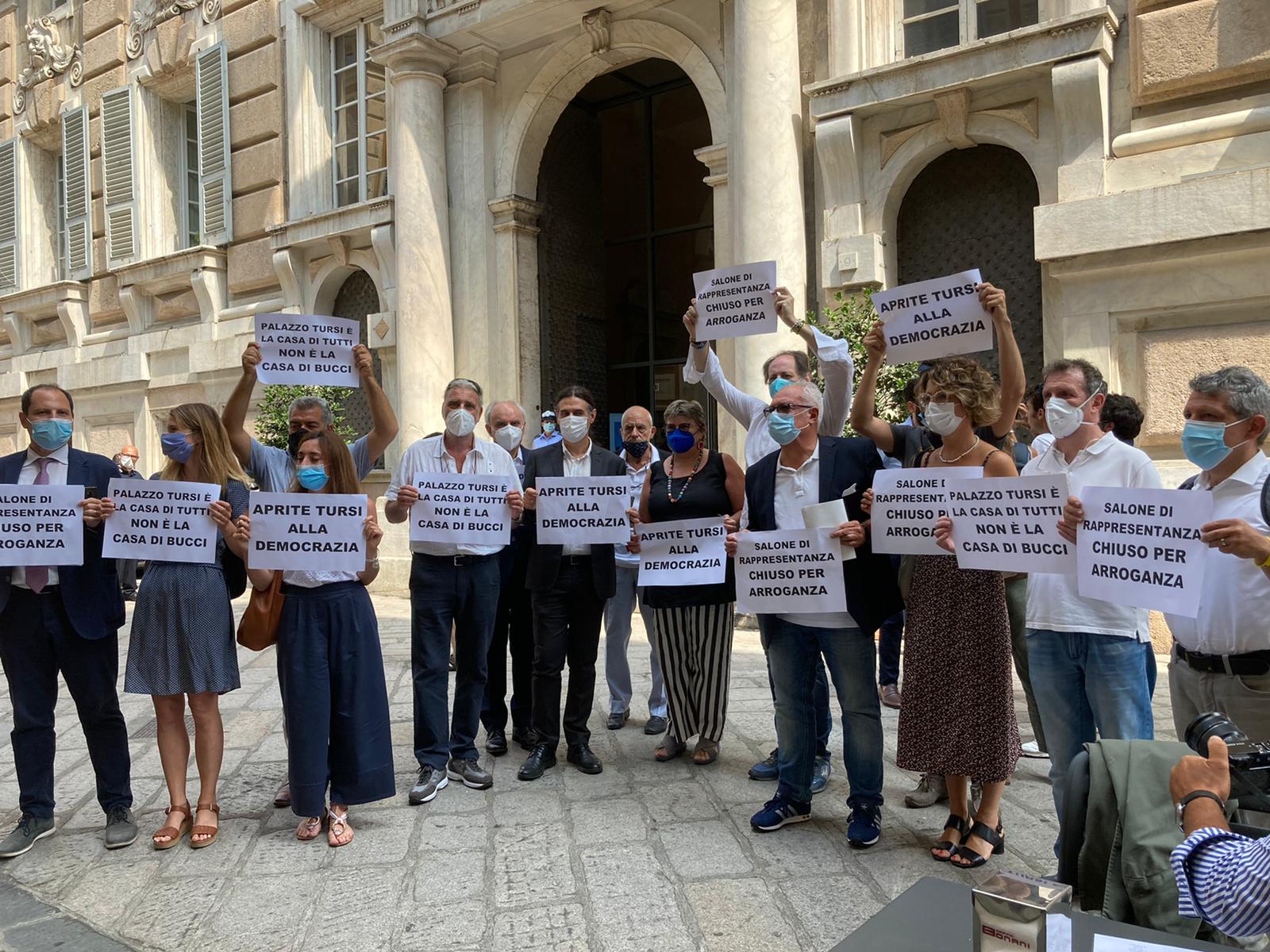 Centrosinistra a Palazzo Tursi: "Una nuova città è necessaria"