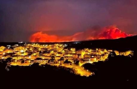 Sardegna, gli incendi non lasciano tregua. Toti: "Pronti ad aiutare"